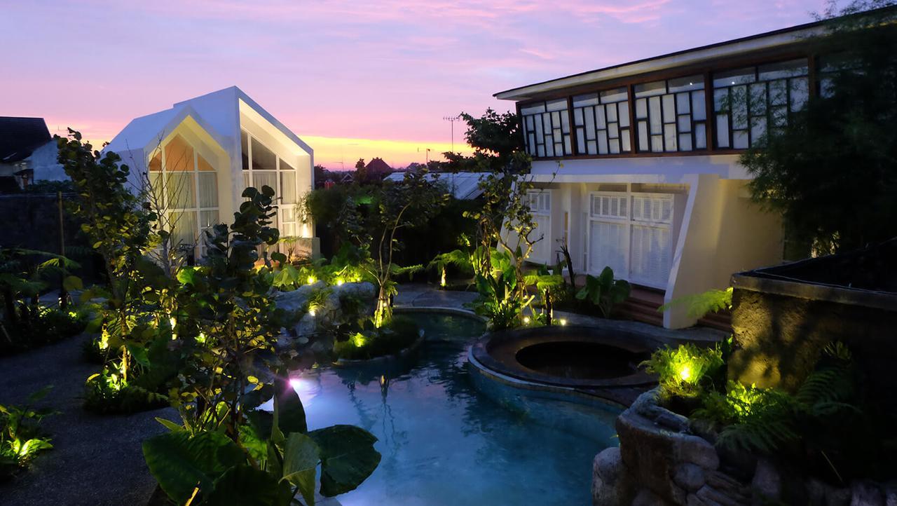 Yats Colony Hotel Jogjakarta Buitenkant foto