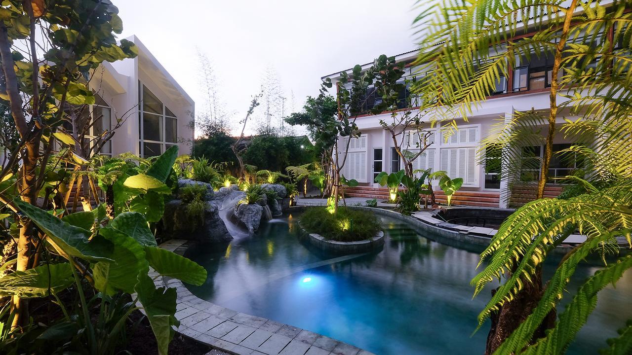 Yats Colony Hotel Jogjakarta Buitenkant foto